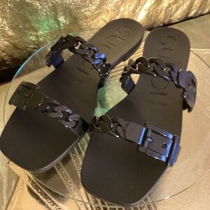 Gucci slide sandals